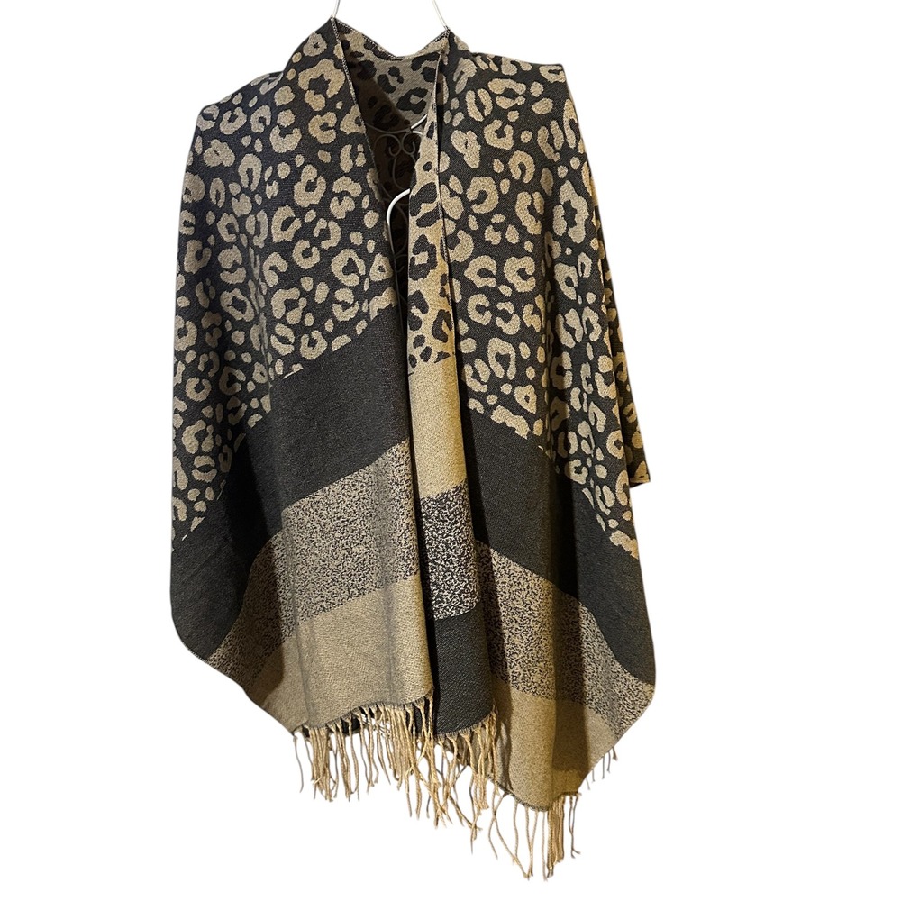 NWOT Serra Leopard Print Wrap Shawl Brown Tan Animal Pattern Fringed Poncho OS